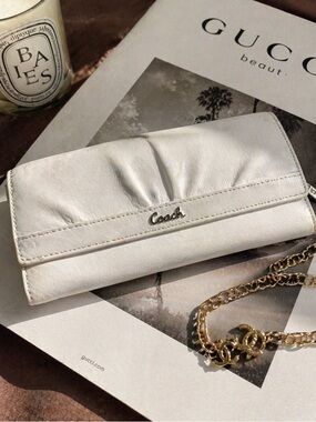 Coach Y2K Leather Long Wallet White Brown Pink Interior Vintage 2000s